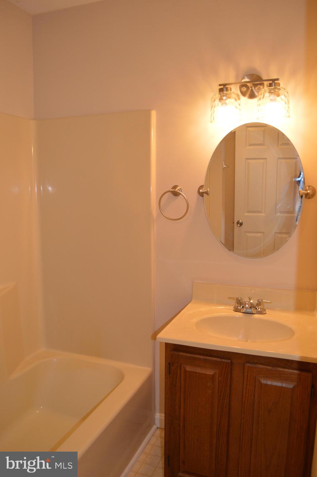 DRUM POINT - Residential Lease