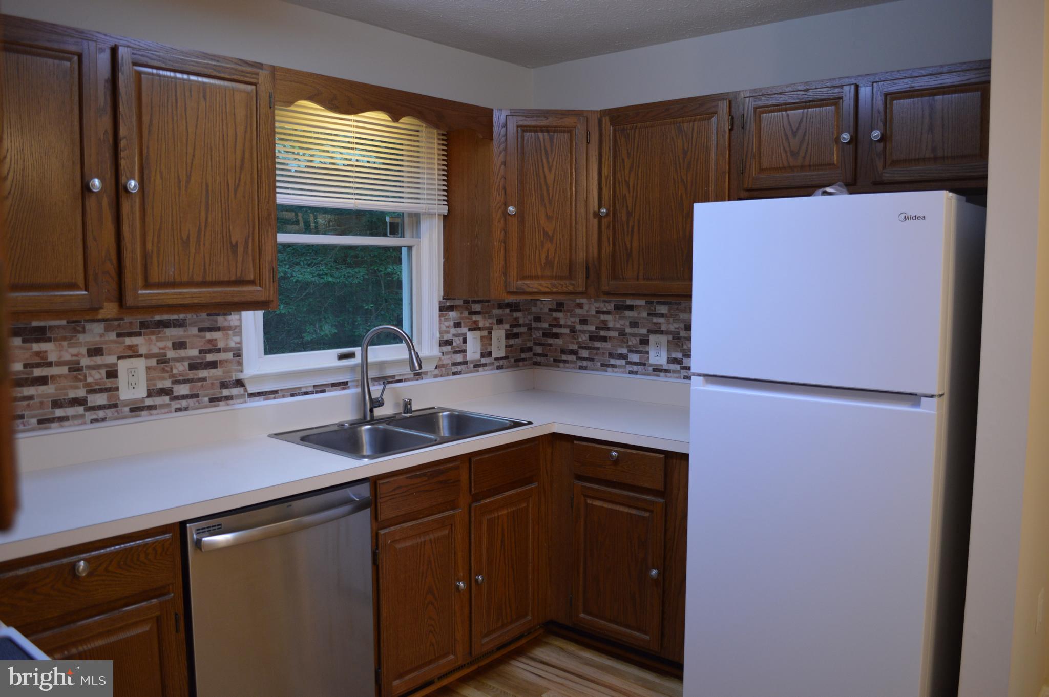 DRUM POINT - Residential Lease