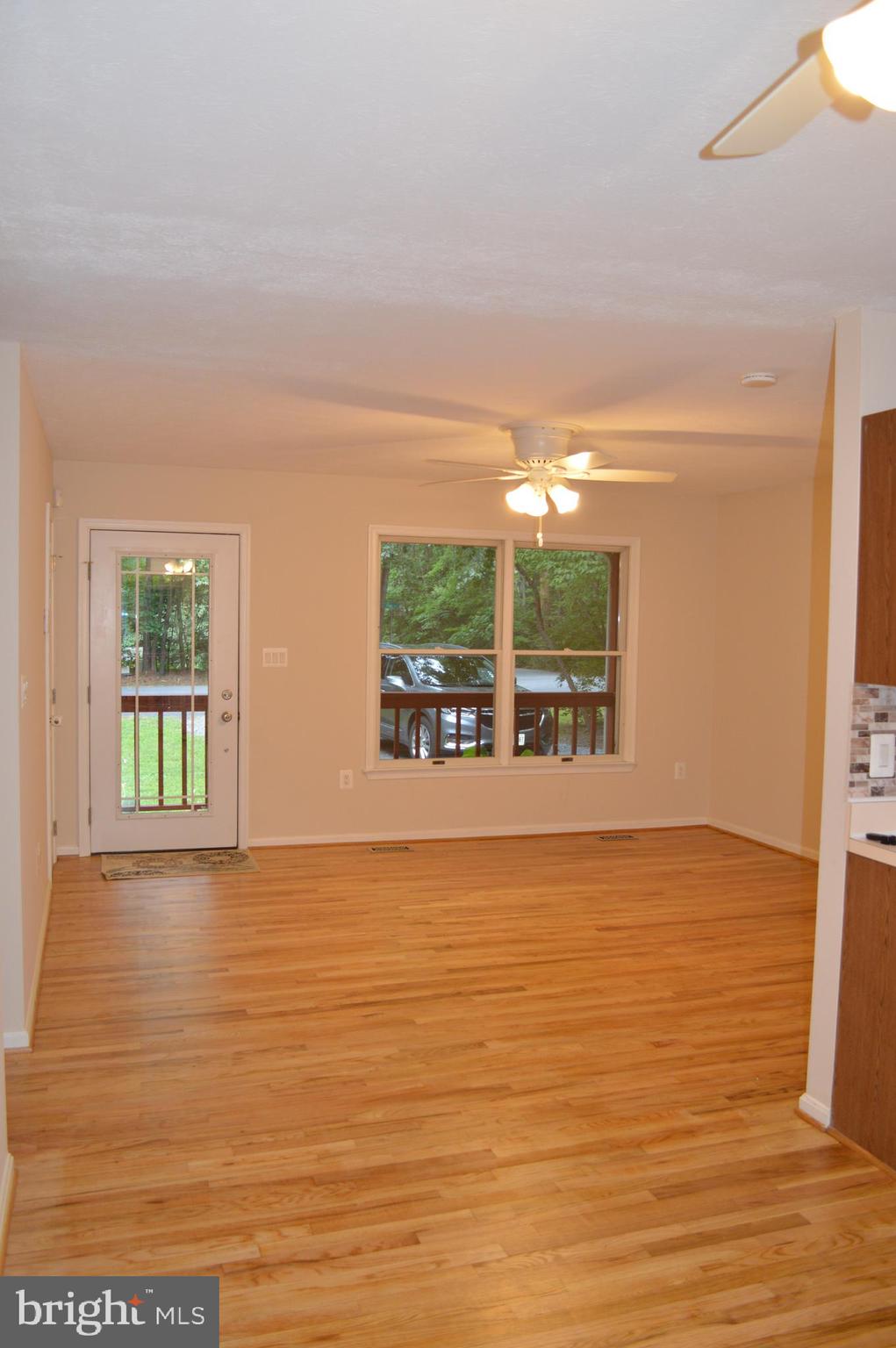 DRUM POINT - Residential Lease