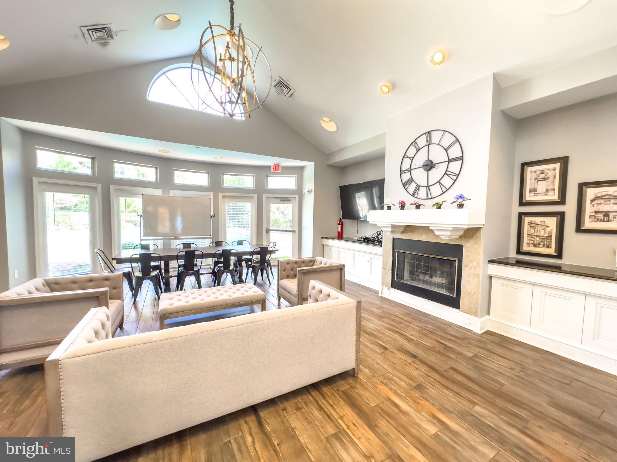 WORLDGATE CONDO - Residential