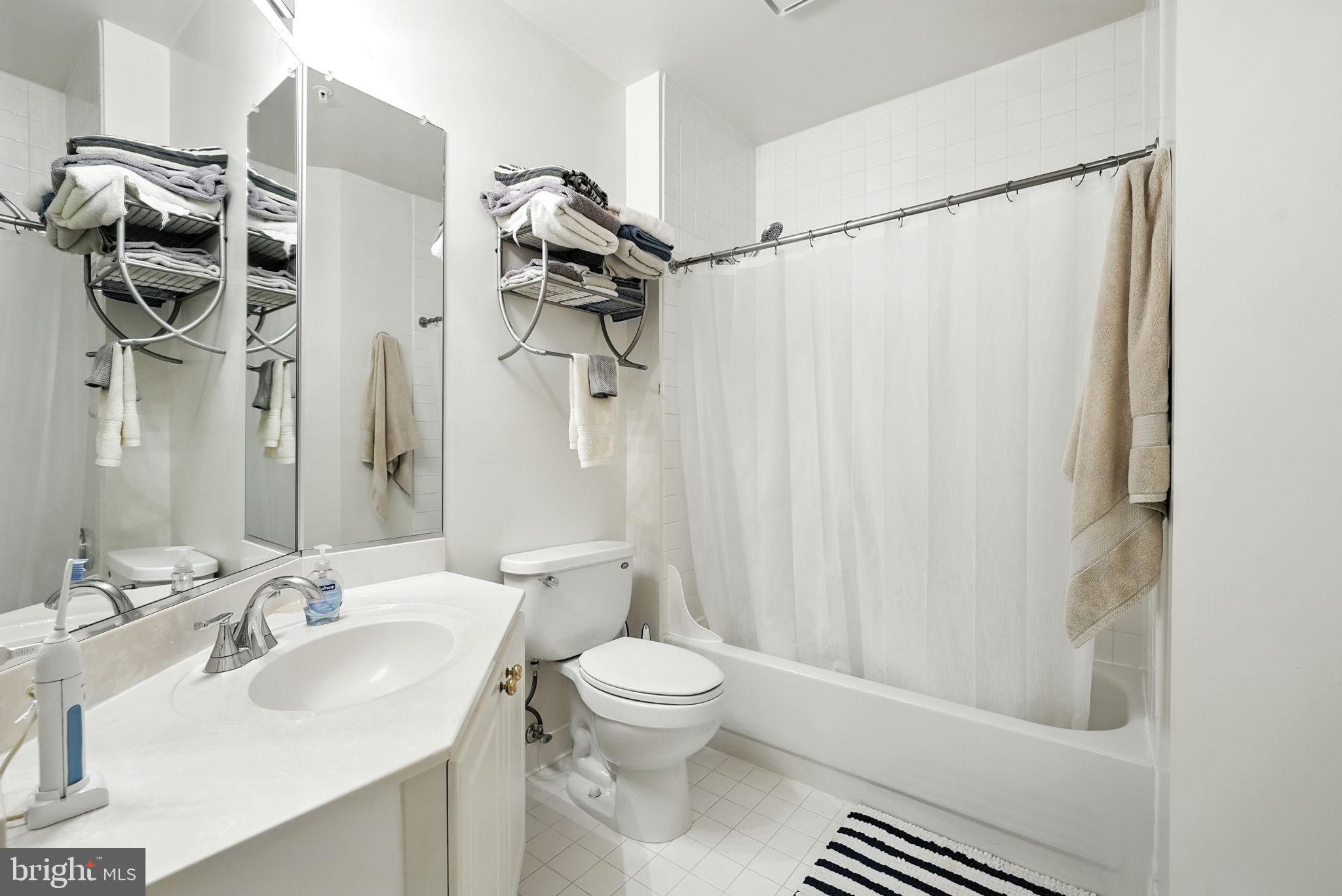 WORLDGATE CONDO - Residential