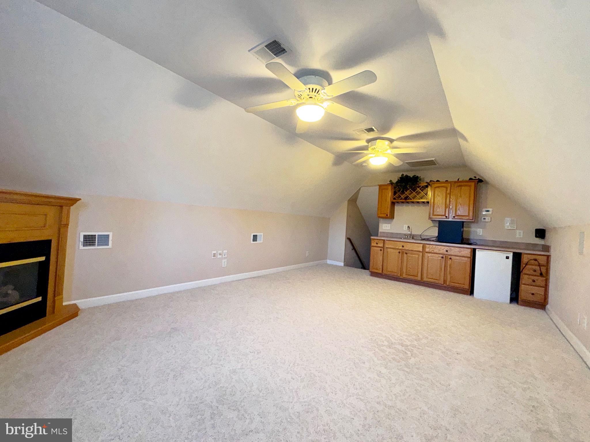 LOST ROAD ESTATES - Residential