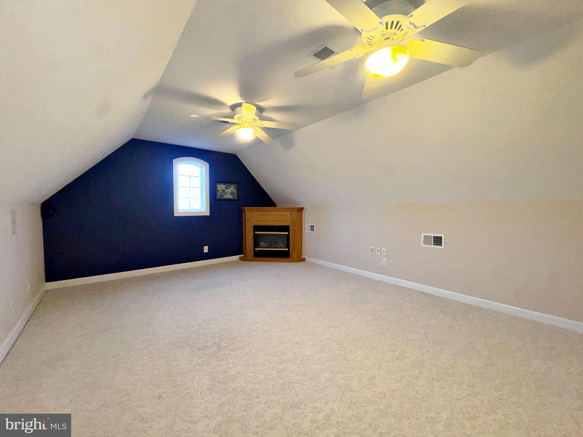 LOST ROAD ESTATES - Residential