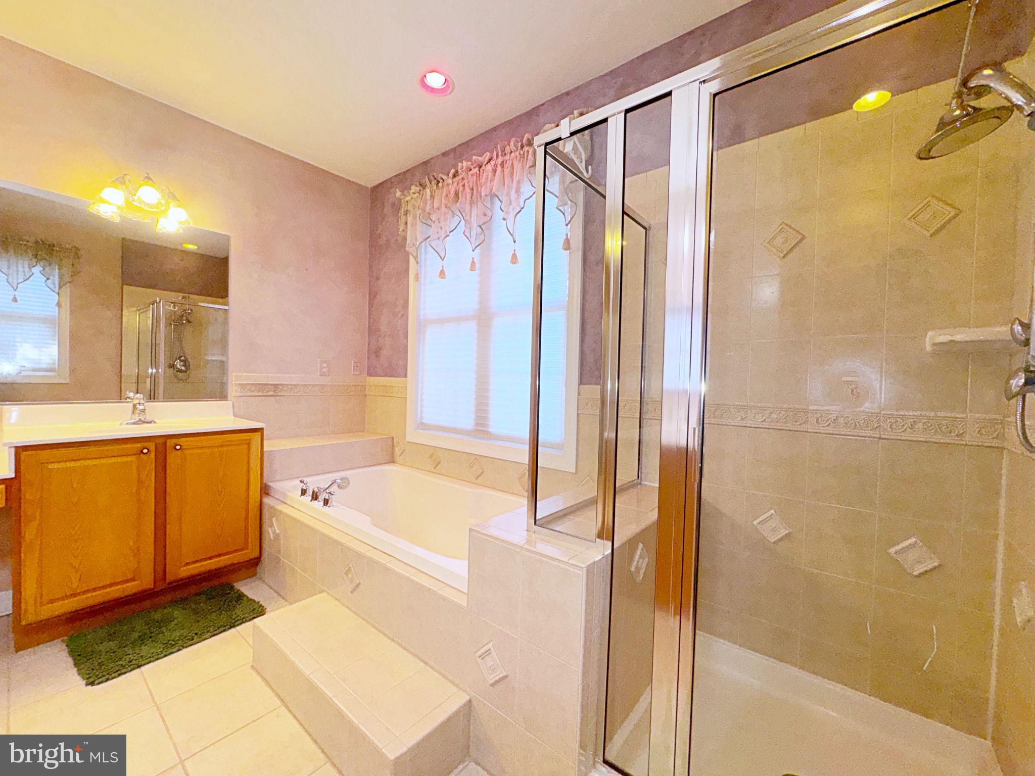 LOST ROAD ESTATES - Residential