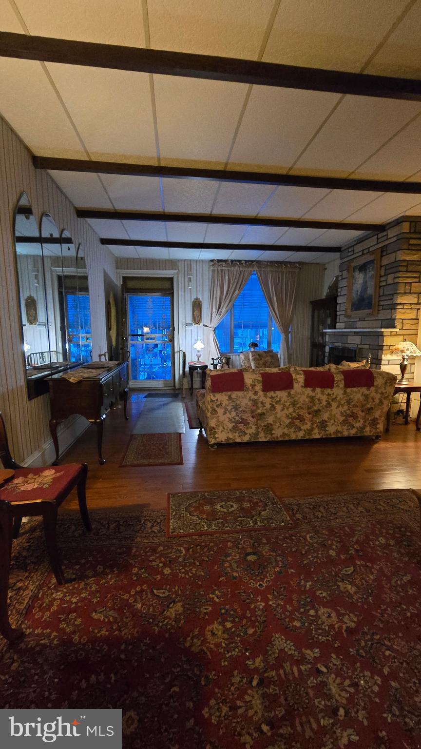 COBBS CREEK - Residential