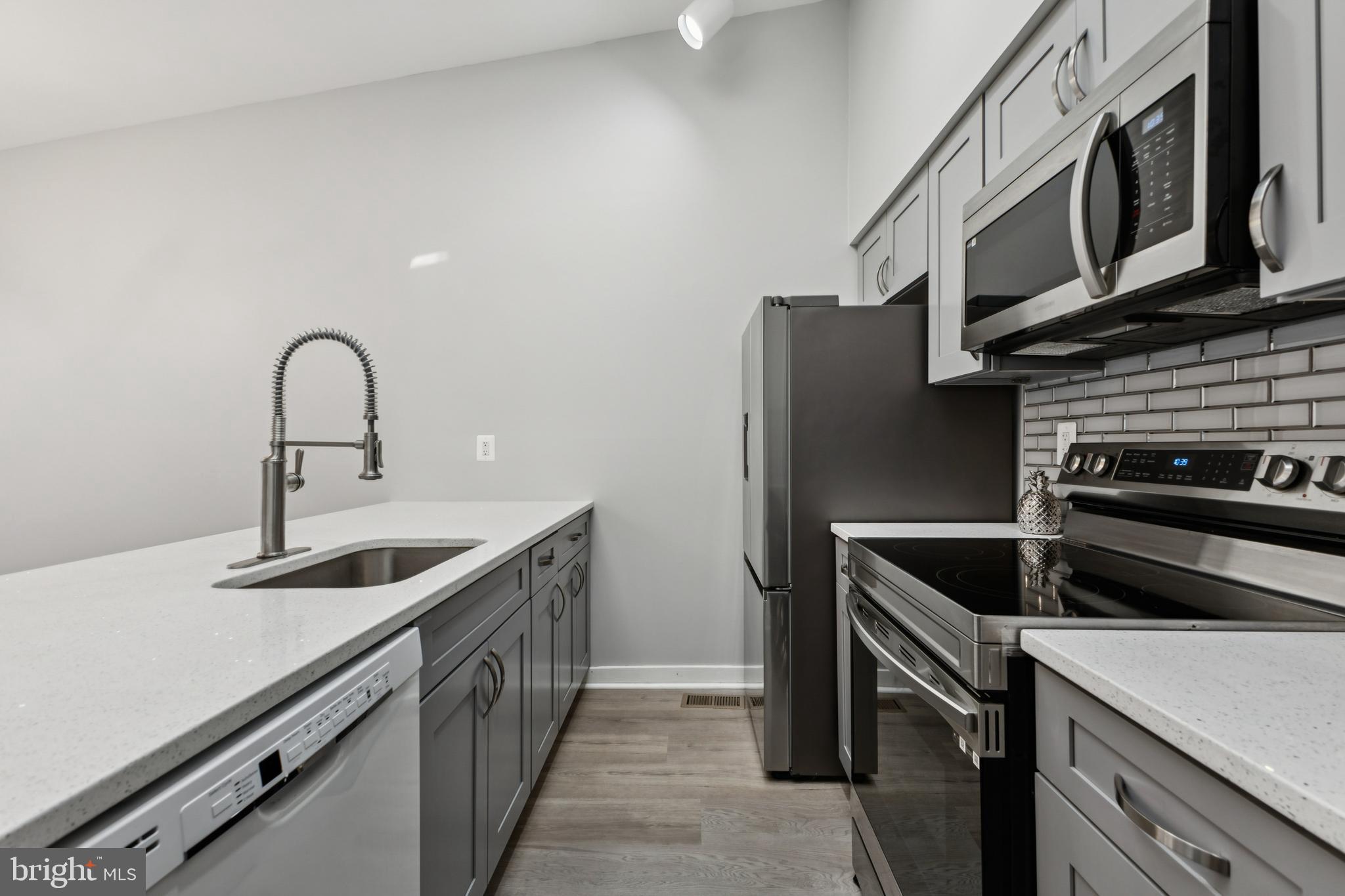 DOCKSIDE - Residential