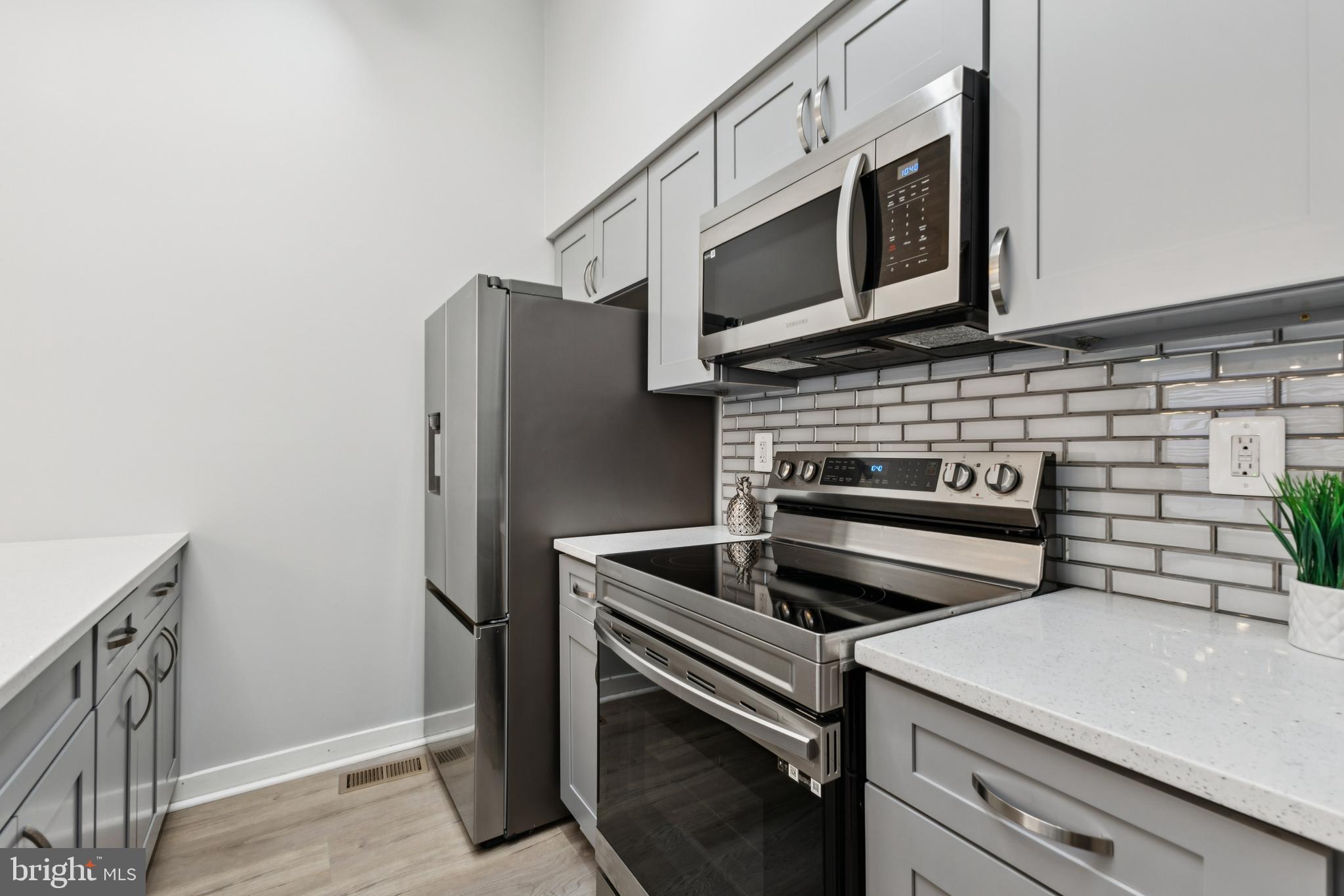 DOCKSIDE - Residential