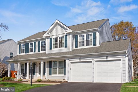 Photo of 8538 Welsh Pony Ct, GAINESVILLE, VA 20155 (MLS # VAPW2118810)