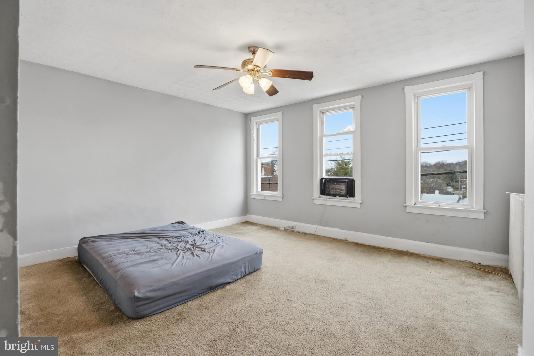 DOWNTOWN WESTMINSTER - Residential