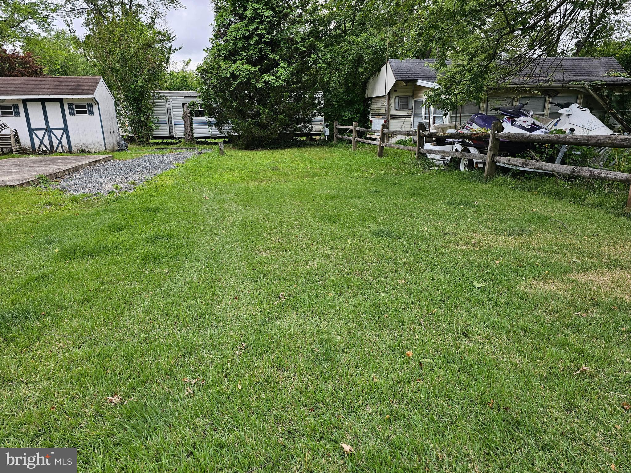 329,330 NEMAHA LANE GLEN 3