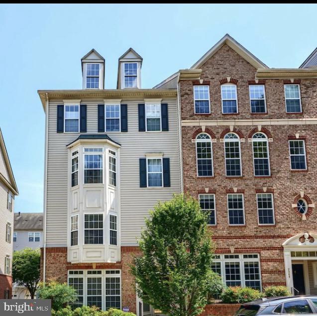 ELKRIDGE CROSSING - Residential Lease