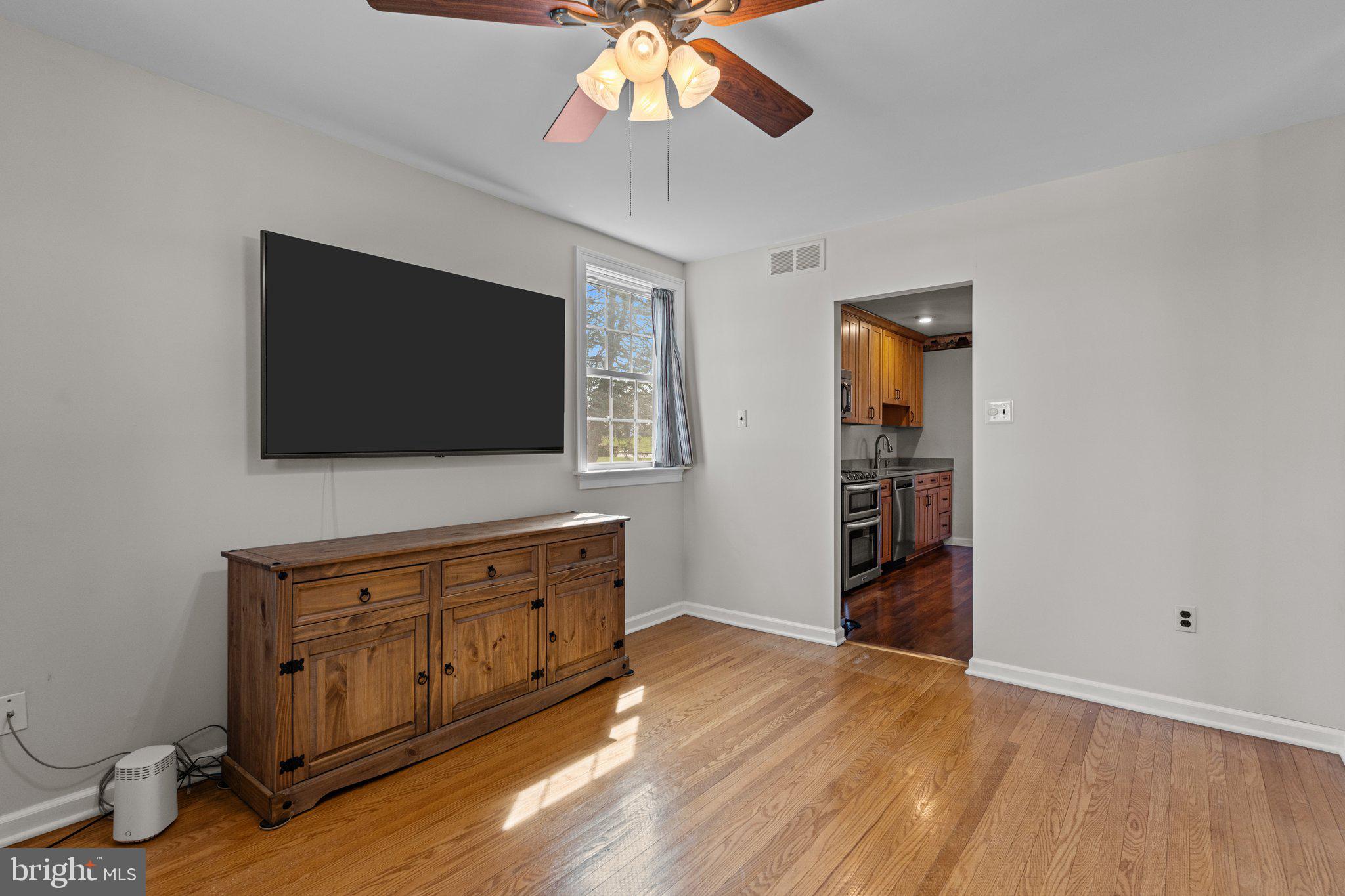 HILLCREST FARMS - Residential