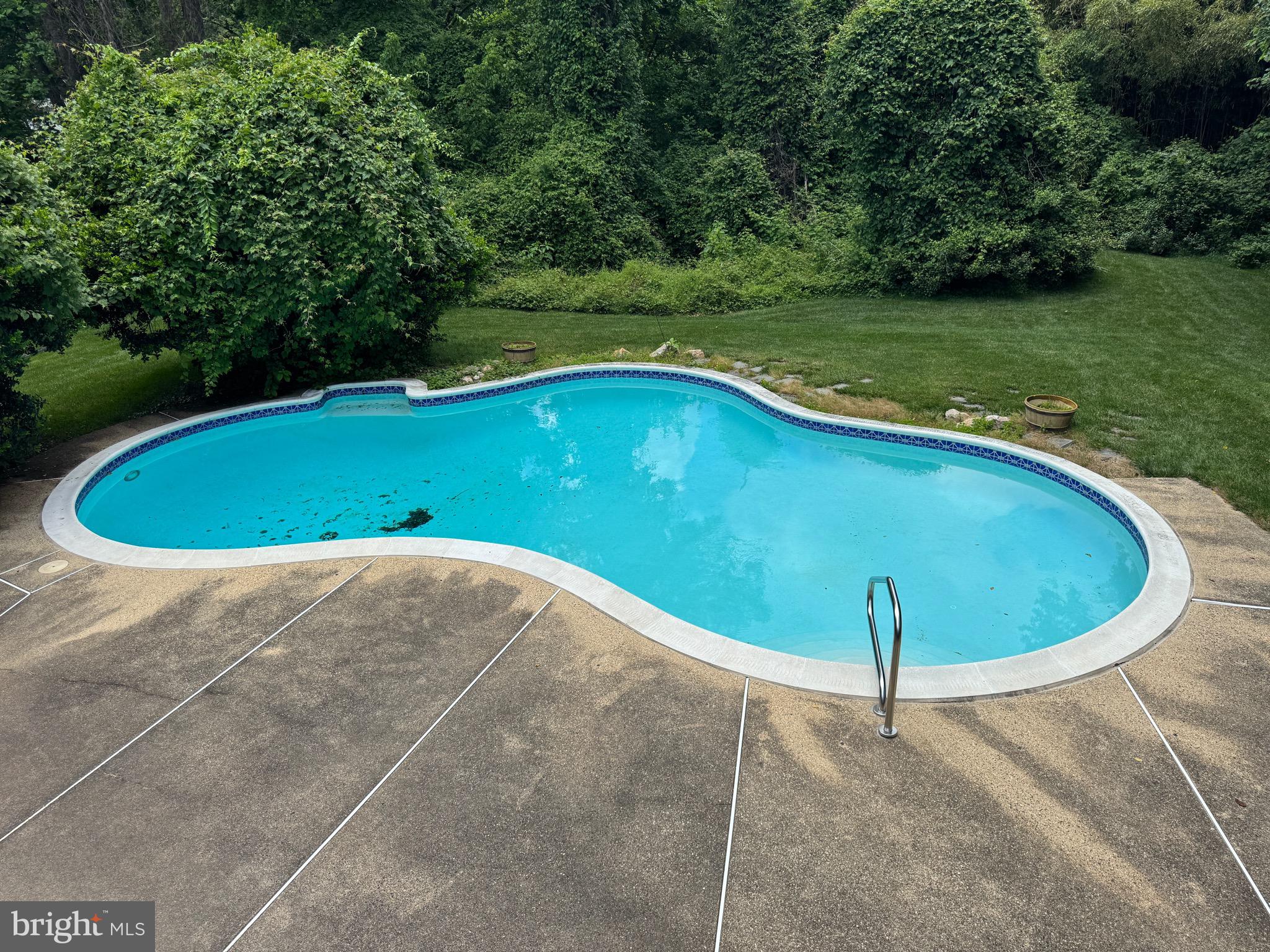 4006 RAINBOW GLEN COURT
