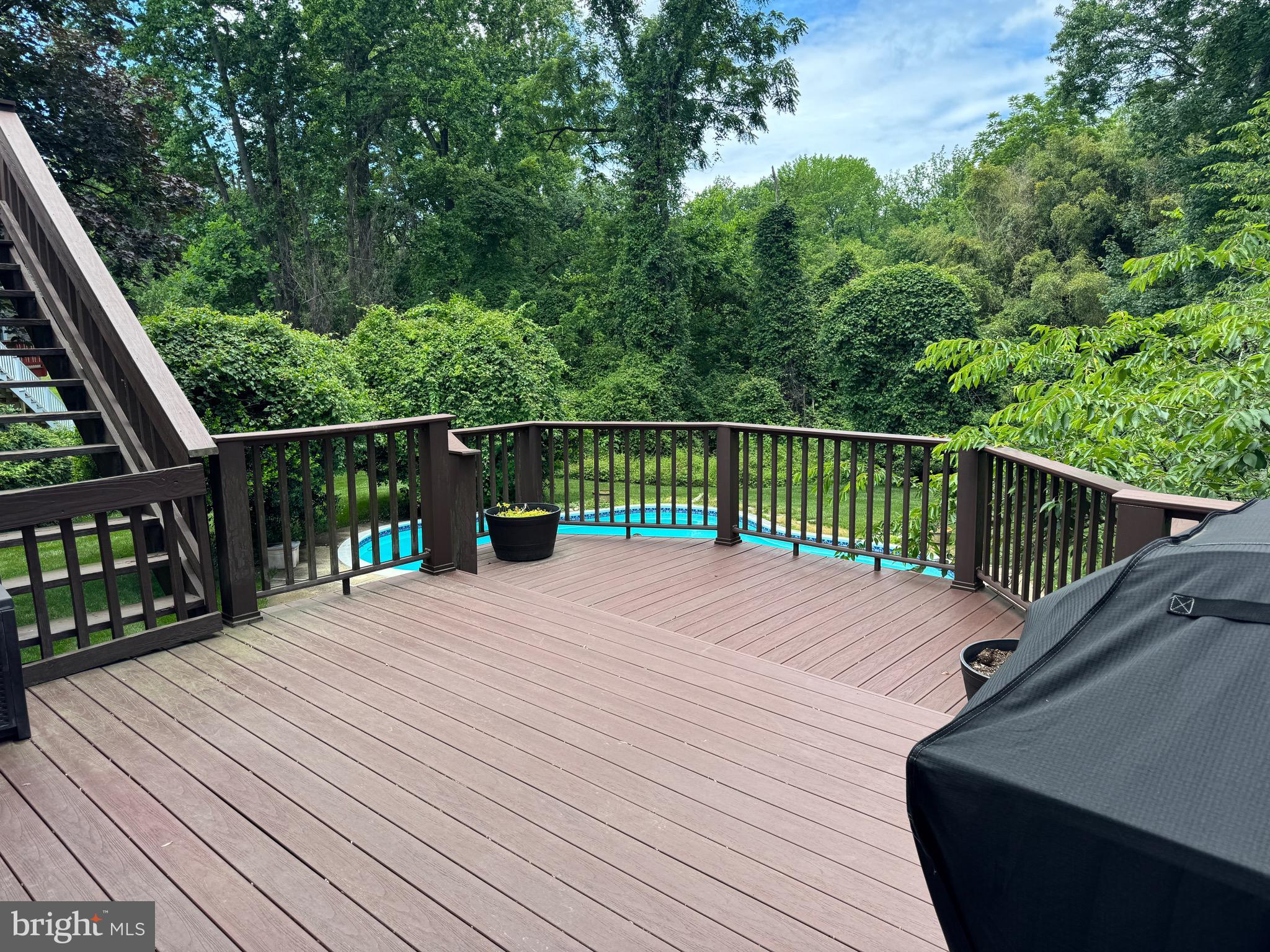 4006 RAINBOW GLEN COURT