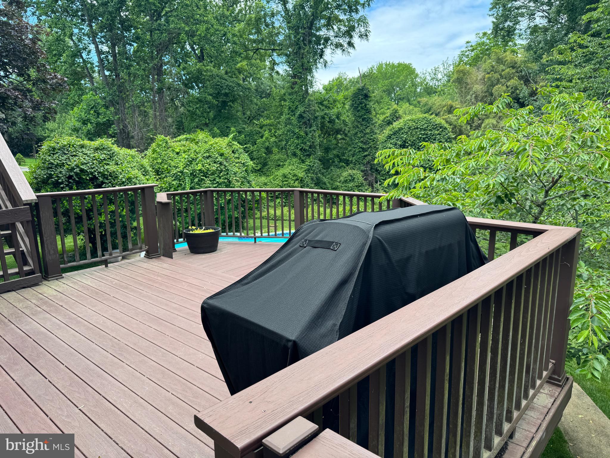 4006 RAINBOW GLEN COURT