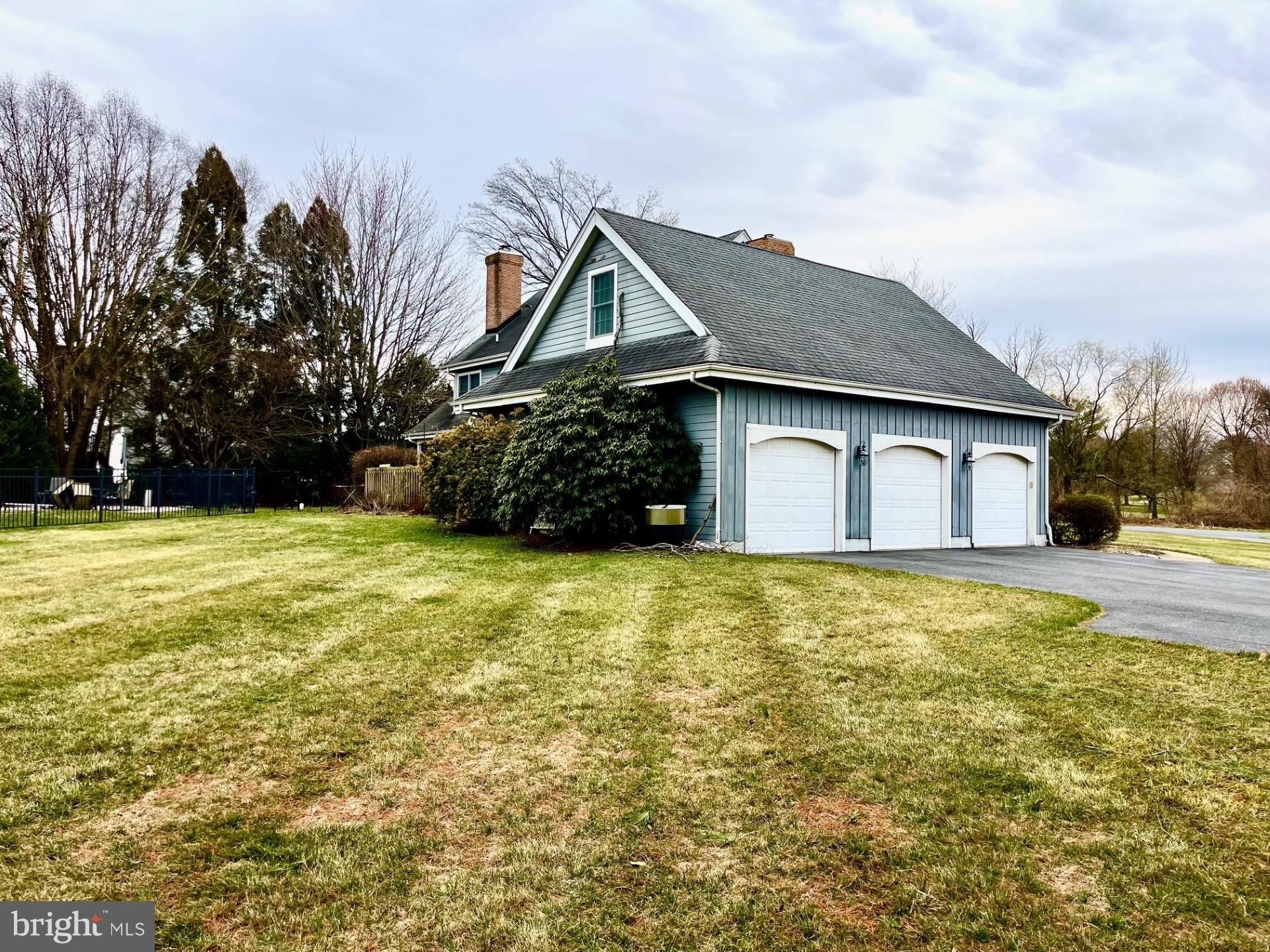 LAUREL CROSSING - Residential