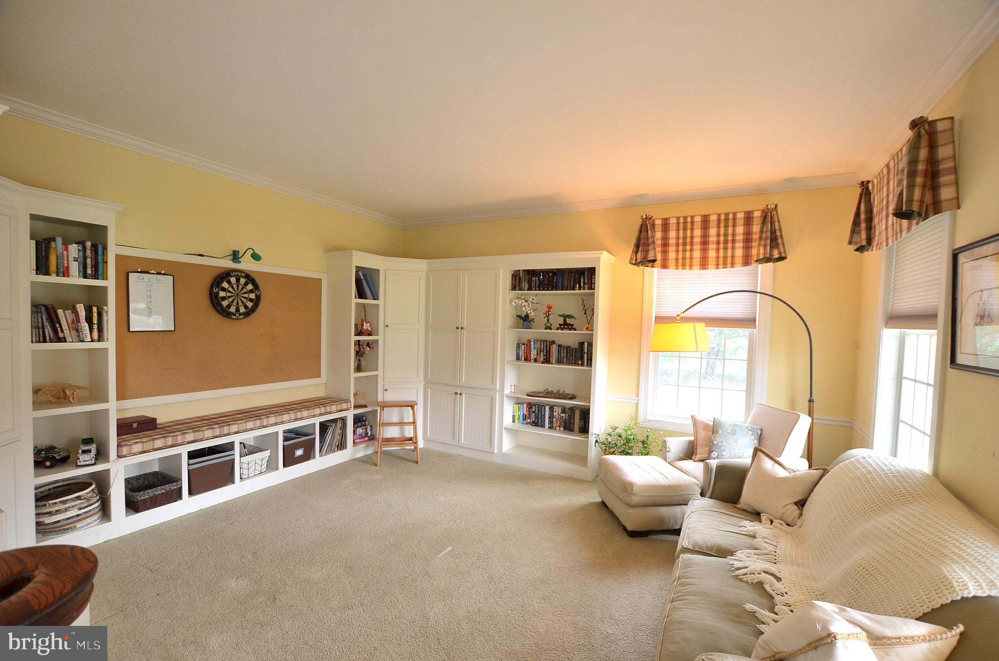 LAUREL CROSSING - Residential