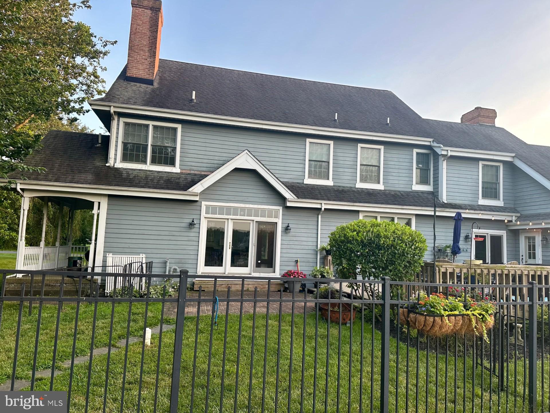 LAUREL CROSSING - Residential