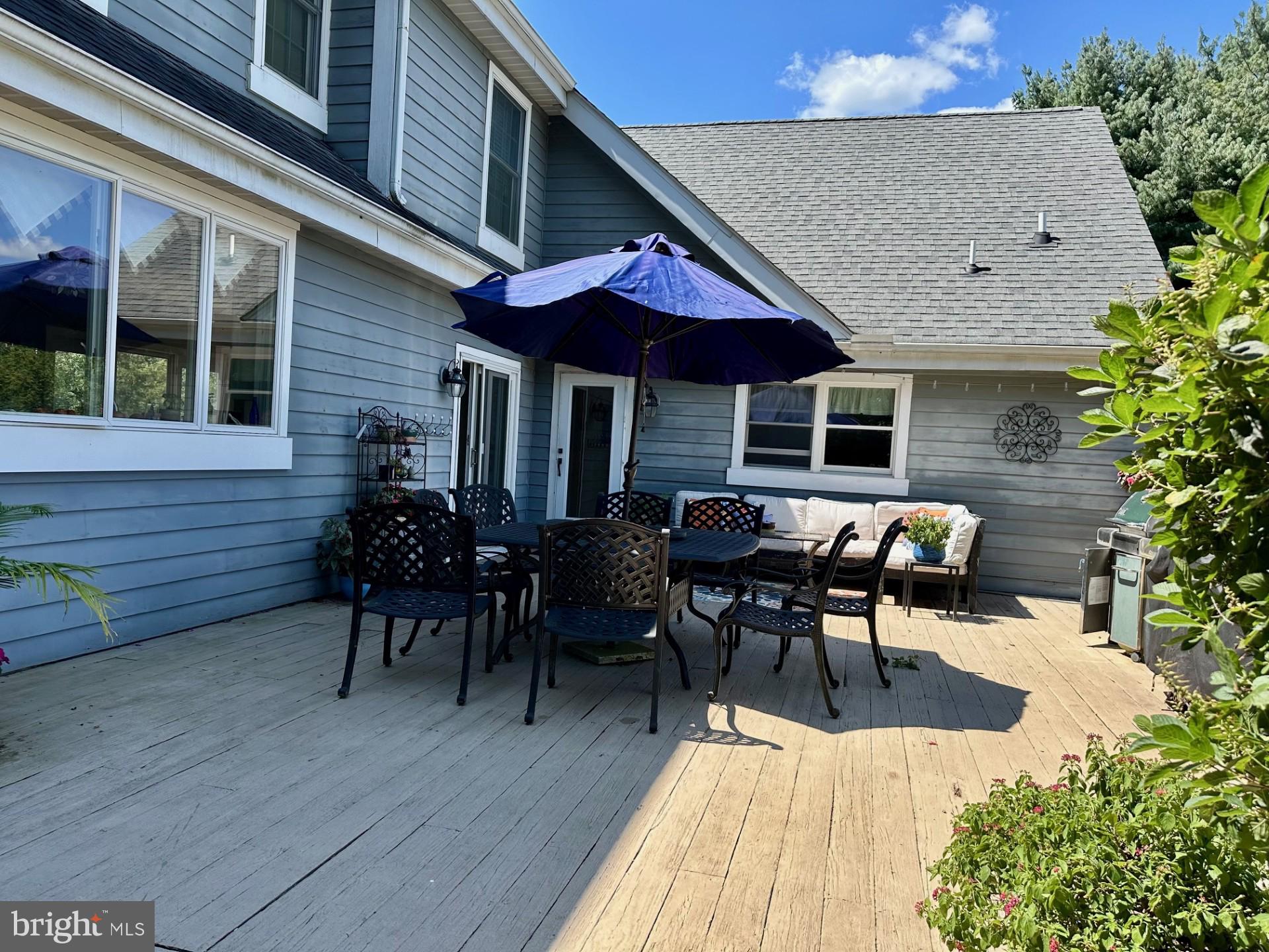 LAUREL CROSSING - Residential