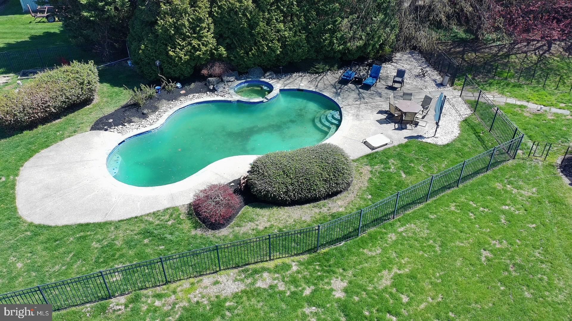 LAUREL CROSSING - Residential