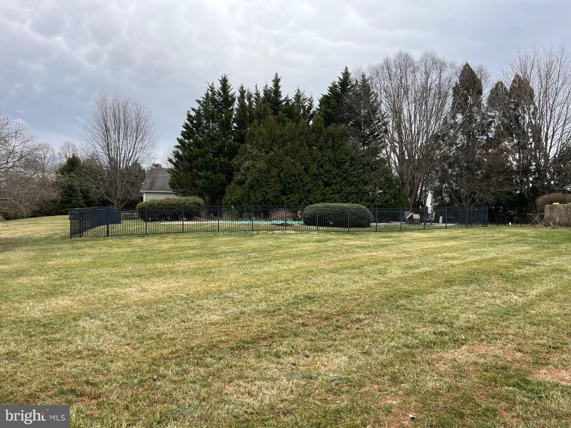 LAUREL CROSSING - Residential