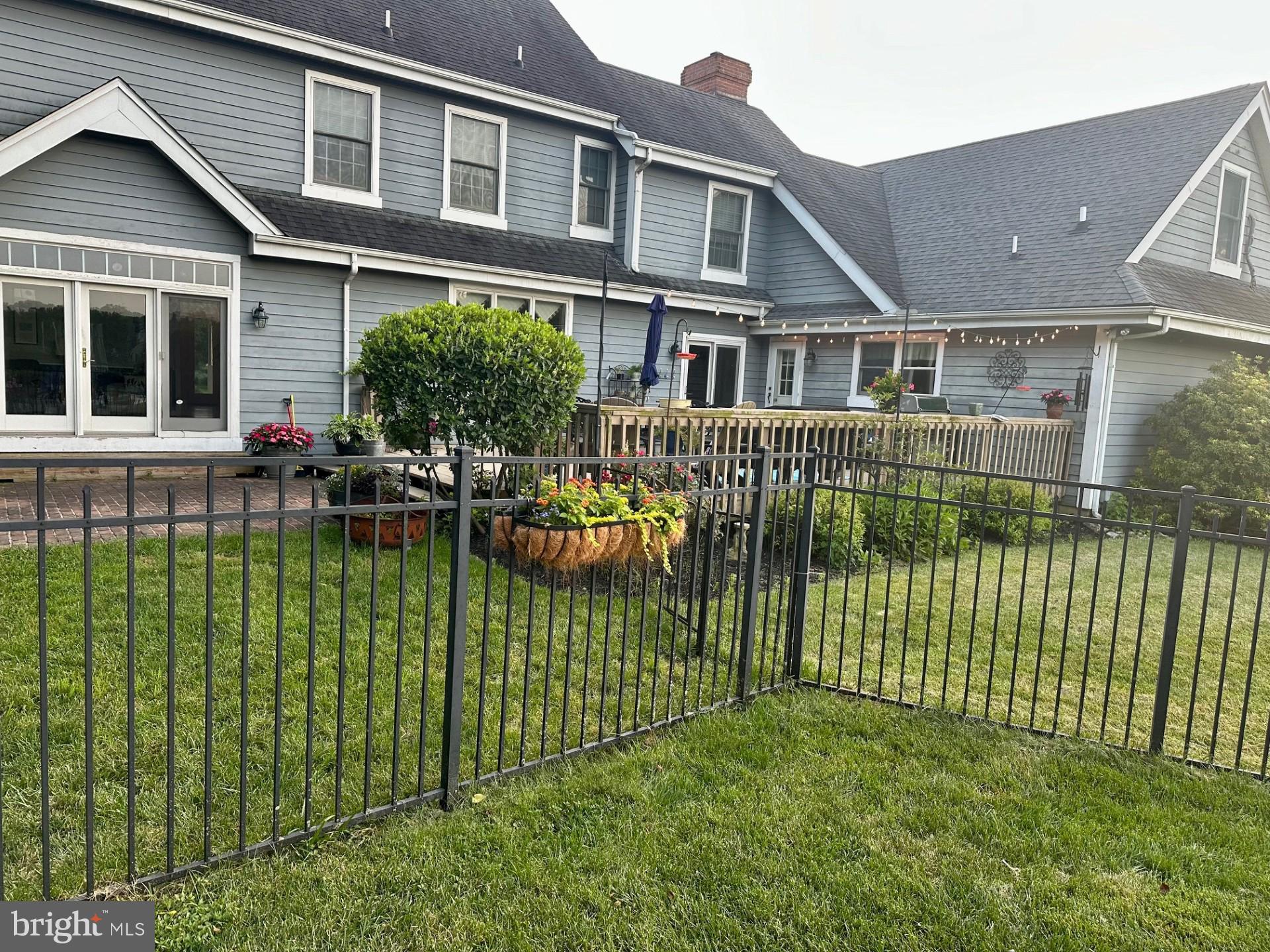 LAUREL CROSSING - Residential