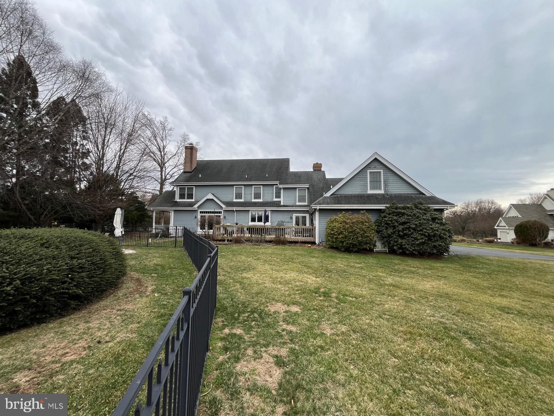 LAUREL CROSSING - Residential