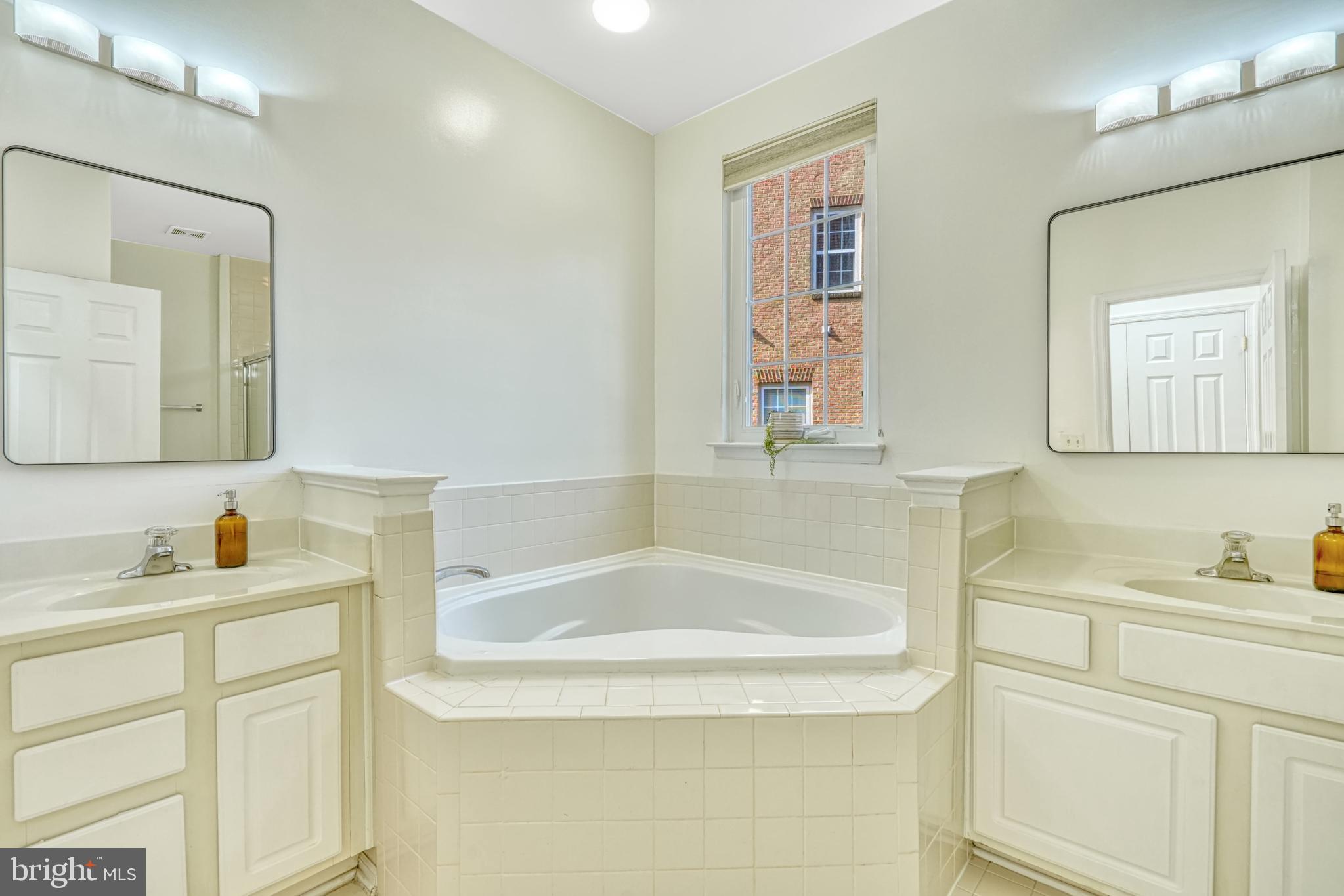 THE TOWNES CONDOMINIUM - Residential