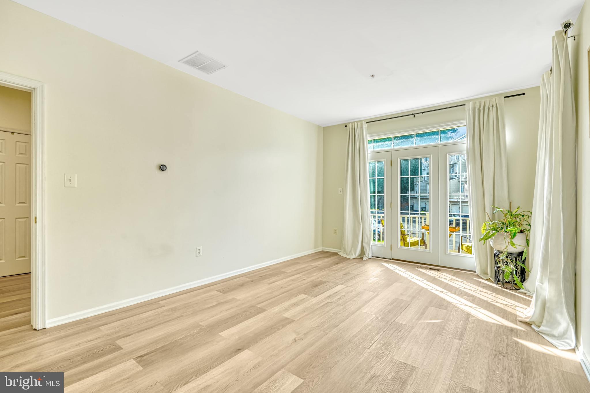 THE TOWNES CONDOMINIUM - Residential