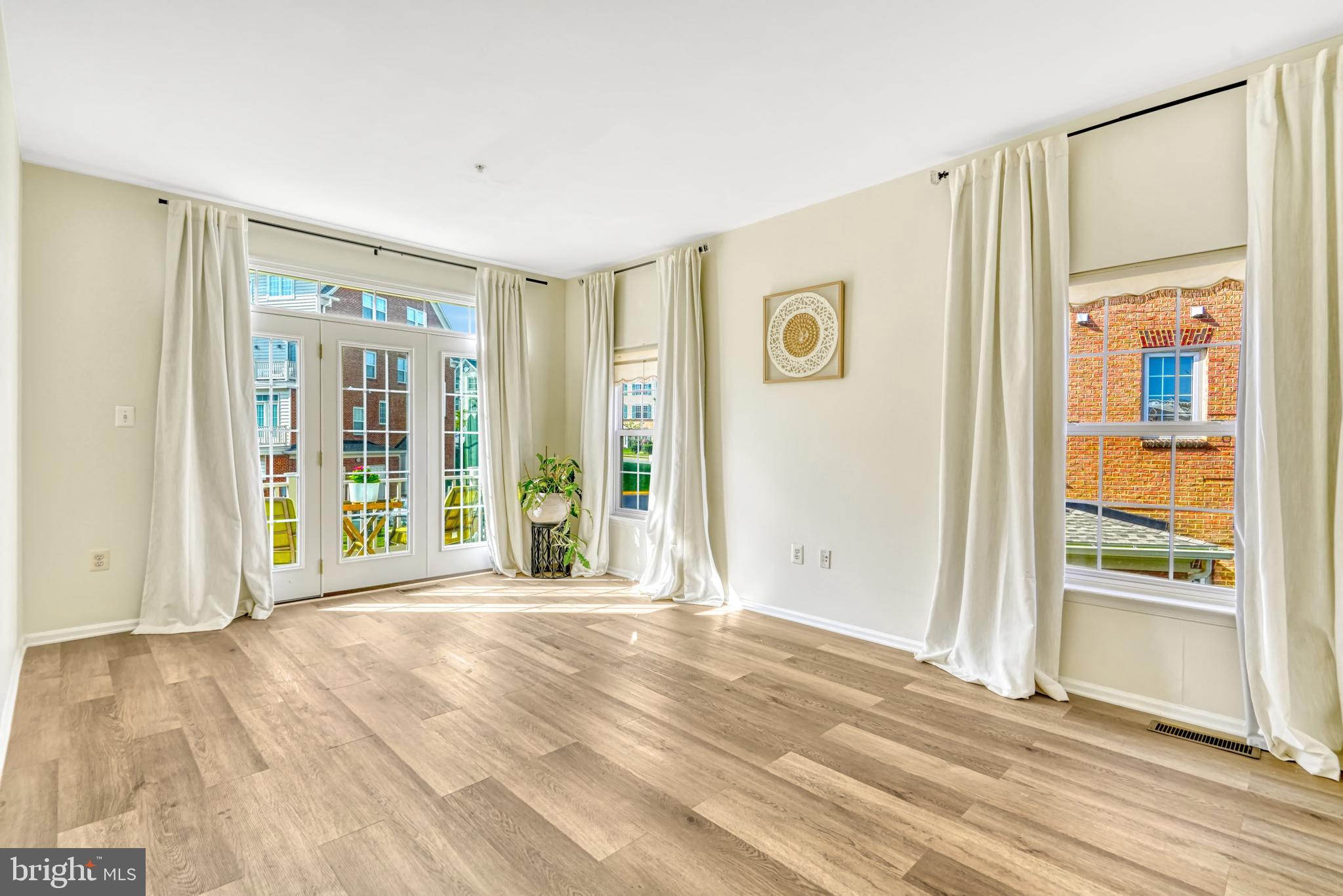 THE TOWNES CONDOMINIUM - Residential