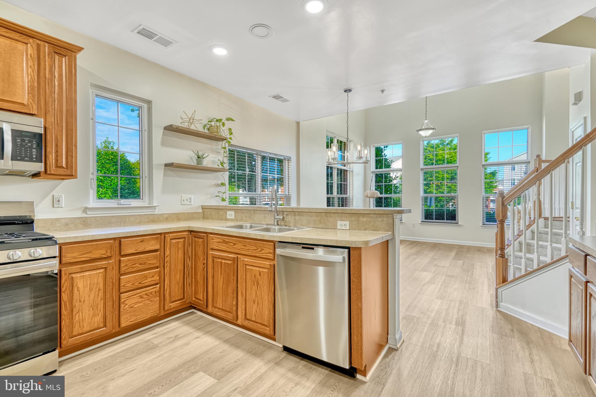 THE TOWNES CONDOMINIUM - Residential