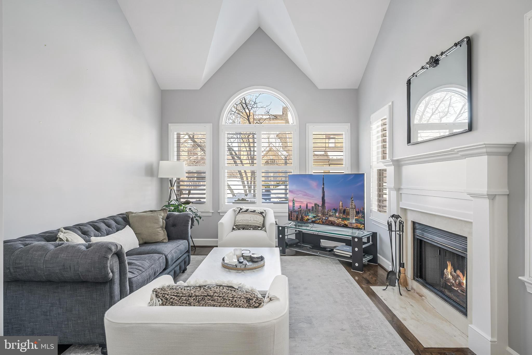 HAMPTONS OF MCLEAN - Residential