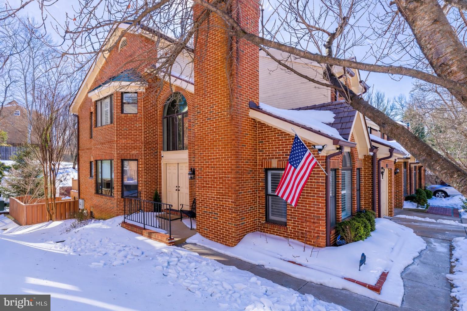 HAMPTONS OF MCLEAN - Residential