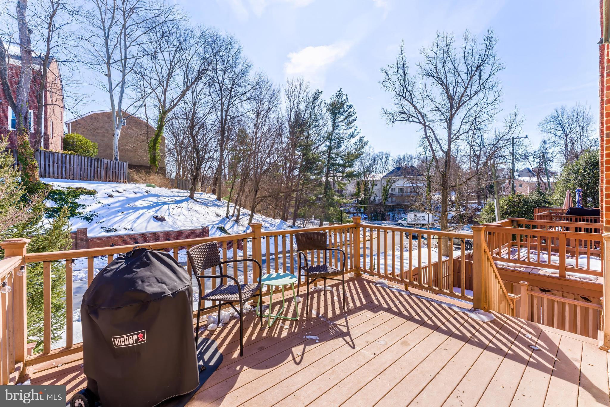 HAMPTONS OF MCLEAN - Residential