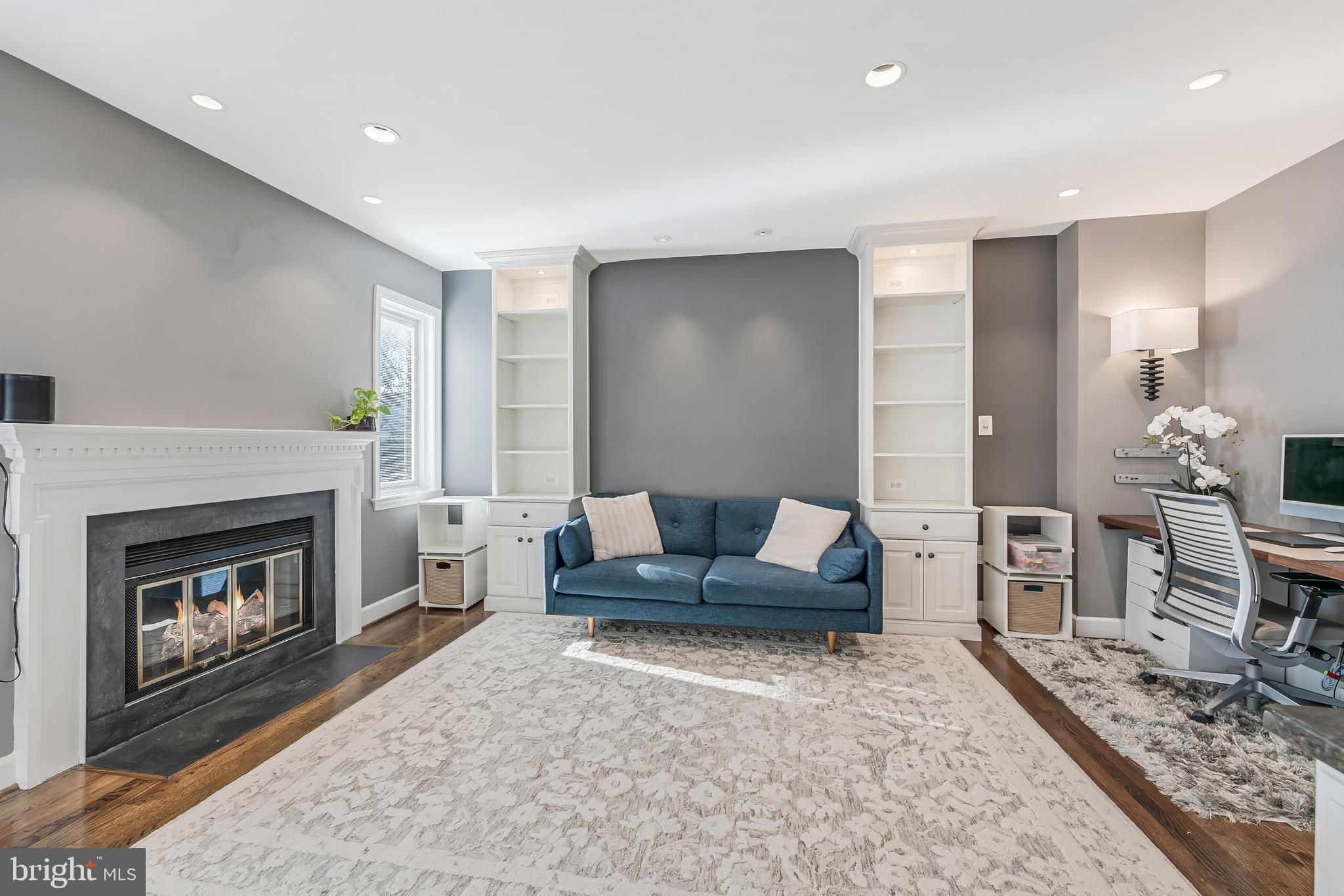 HAMPTONS OF MCLEAN - Residential