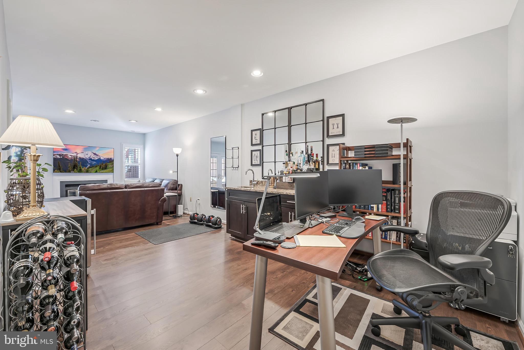 HAMPTONS OF MCLEAN - Residential