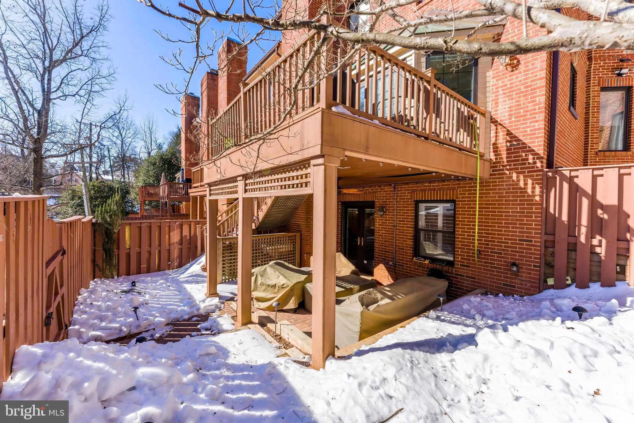 HAMPTONS OF MCLEAN - Residential