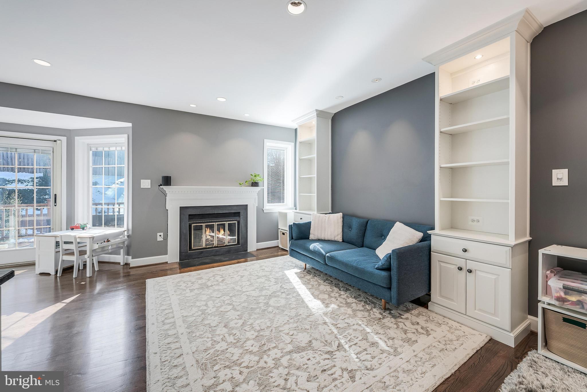 HAMPTONS OF MCLEAN - Residential