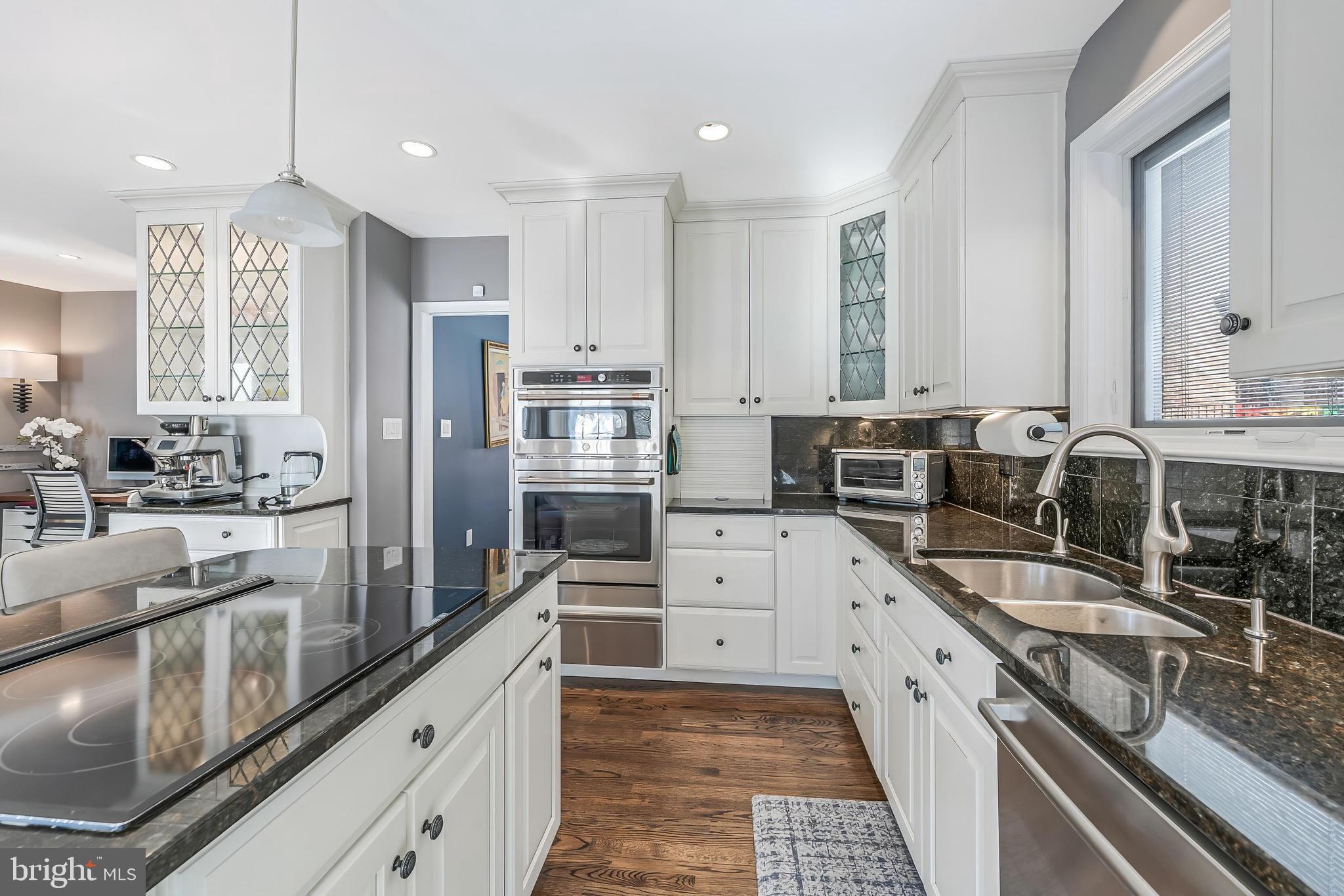 HAMPTONS OF MCLEAN - Residential