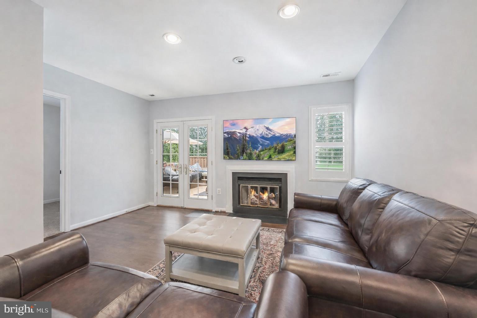 HAMPTONS OF MCLEAN - Residential