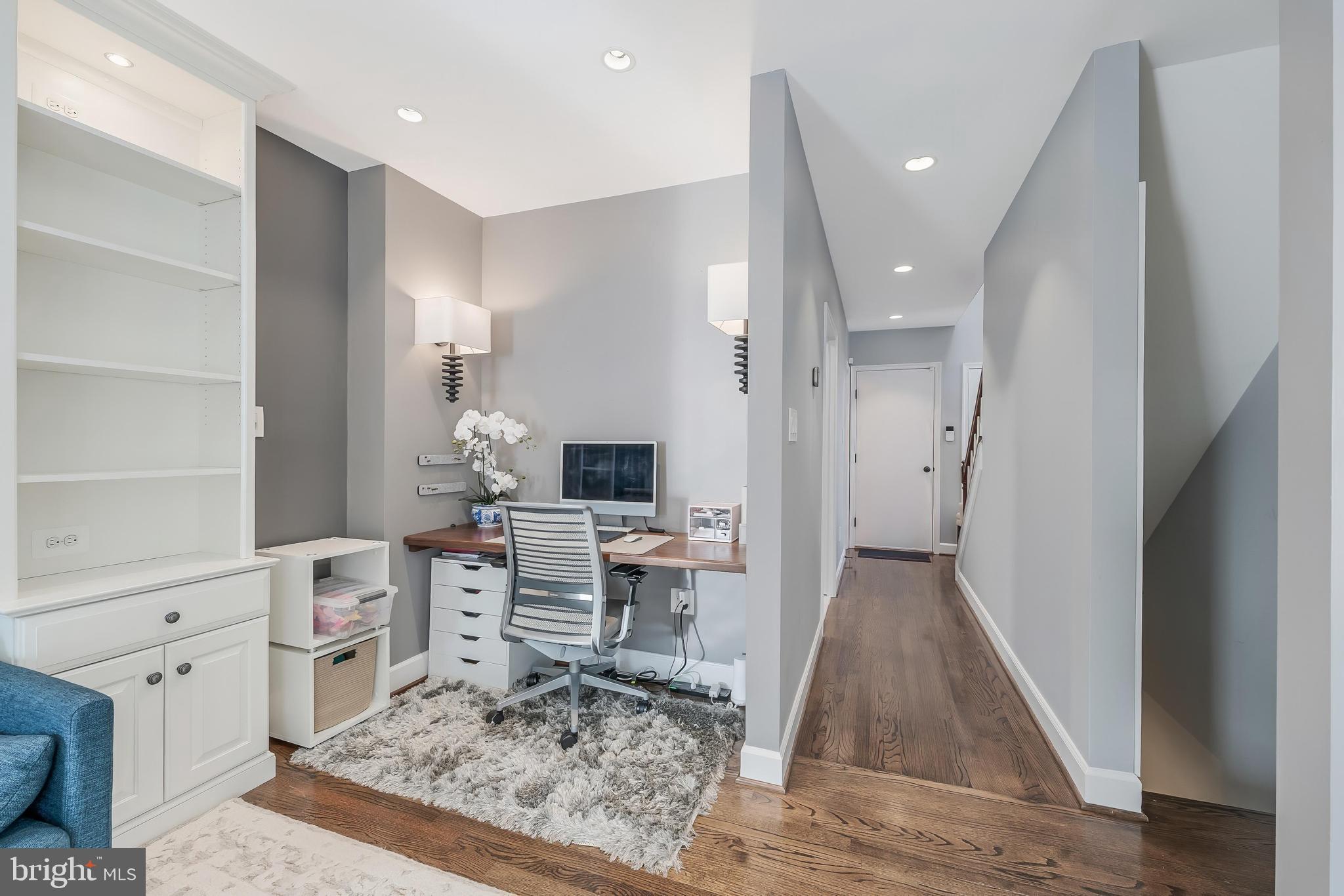 HAMPTONS OF MCLEAN - Residential