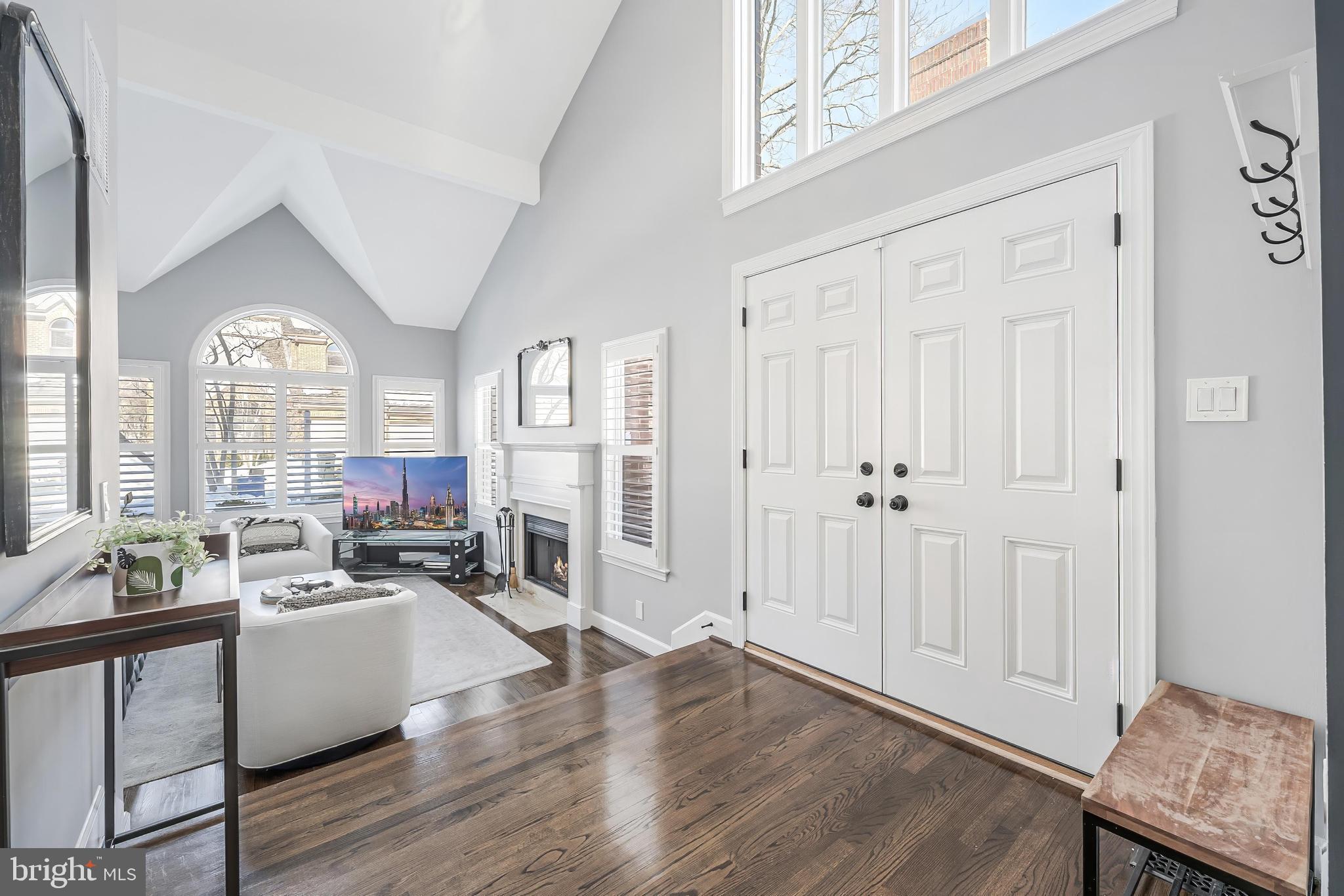 HAMPTONS OF MCLEAN - Residential