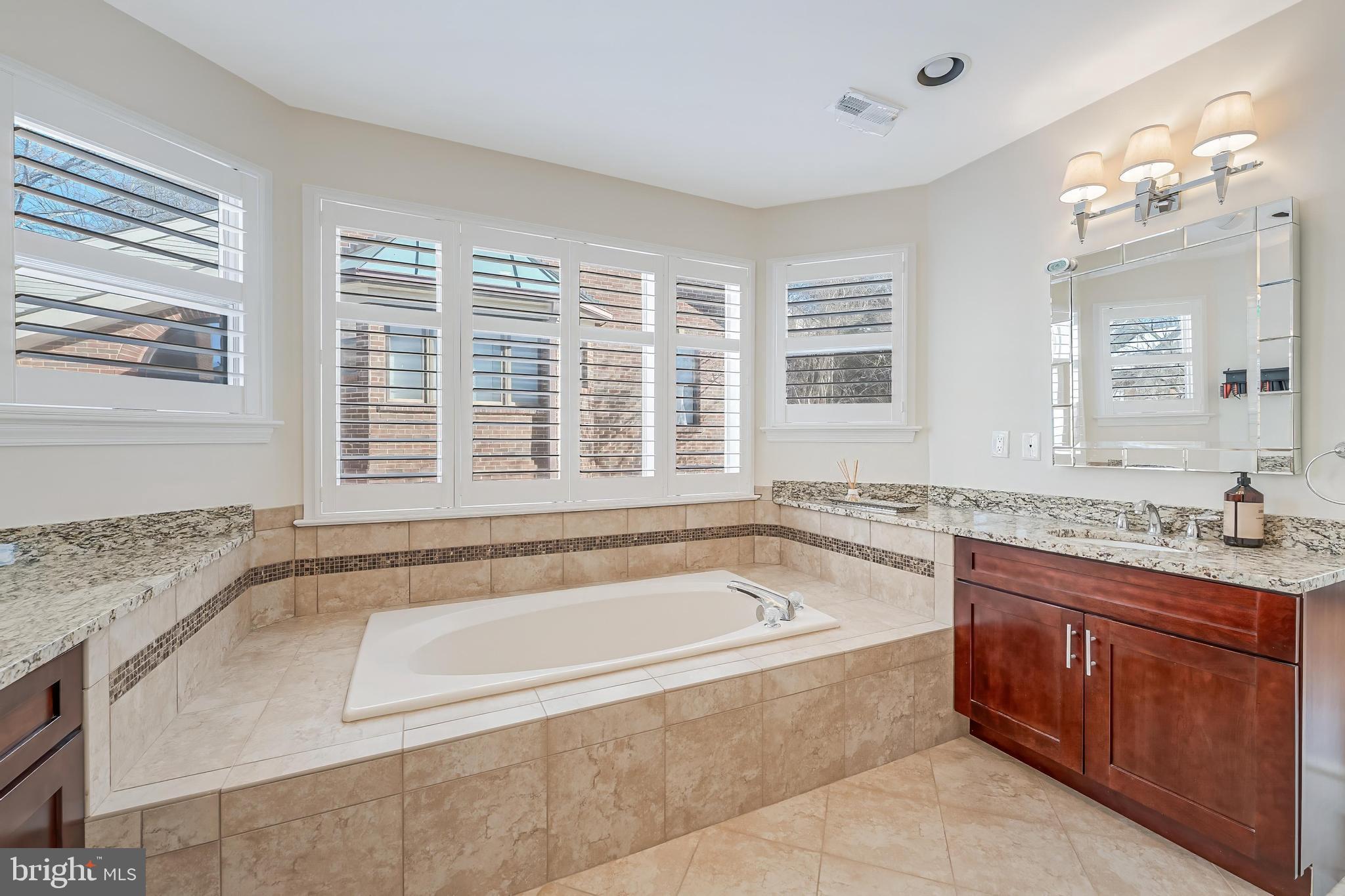 HAMPTONS OF MCLEAN - Residential