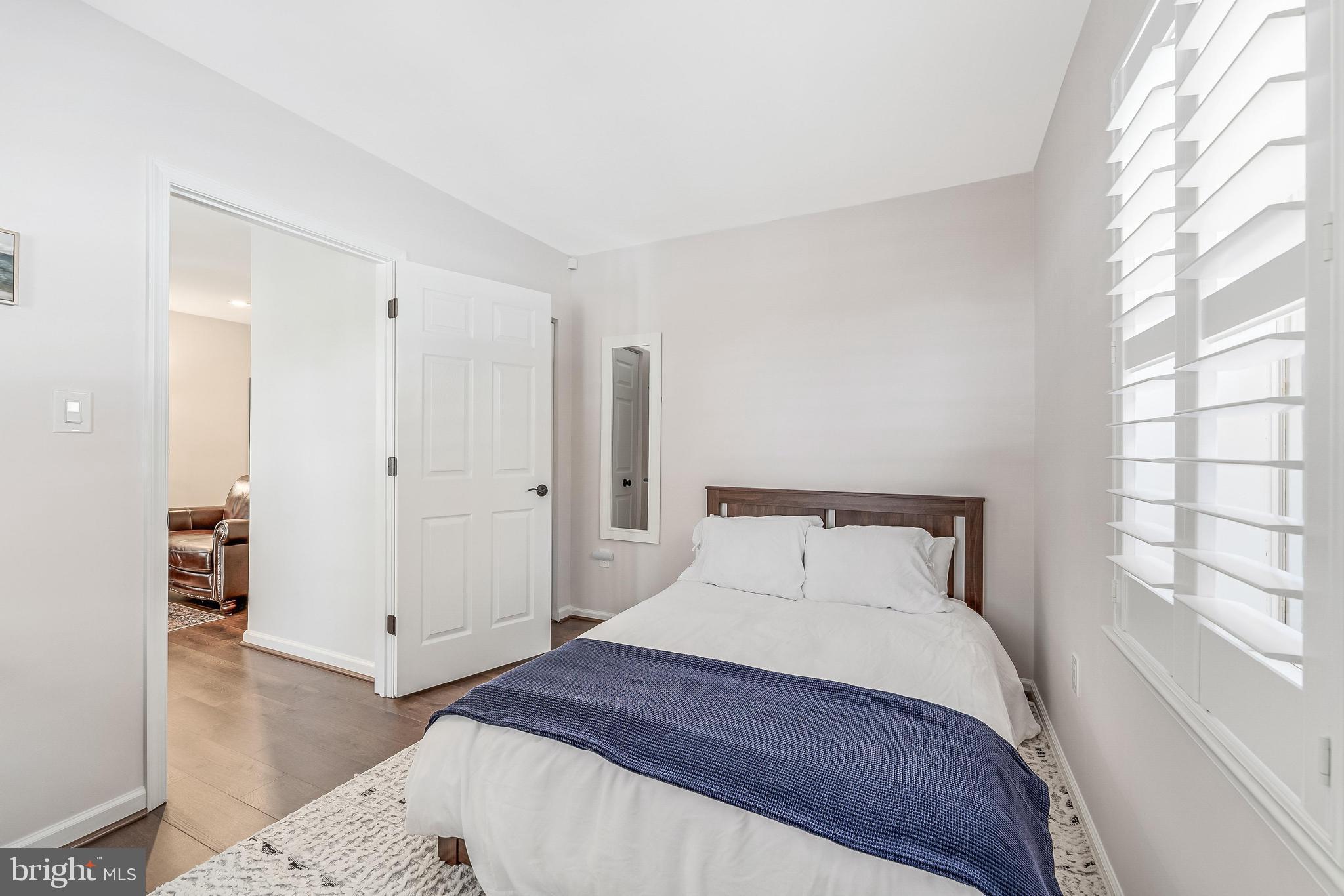 HAMPTONS OF MCLEAN - Residential