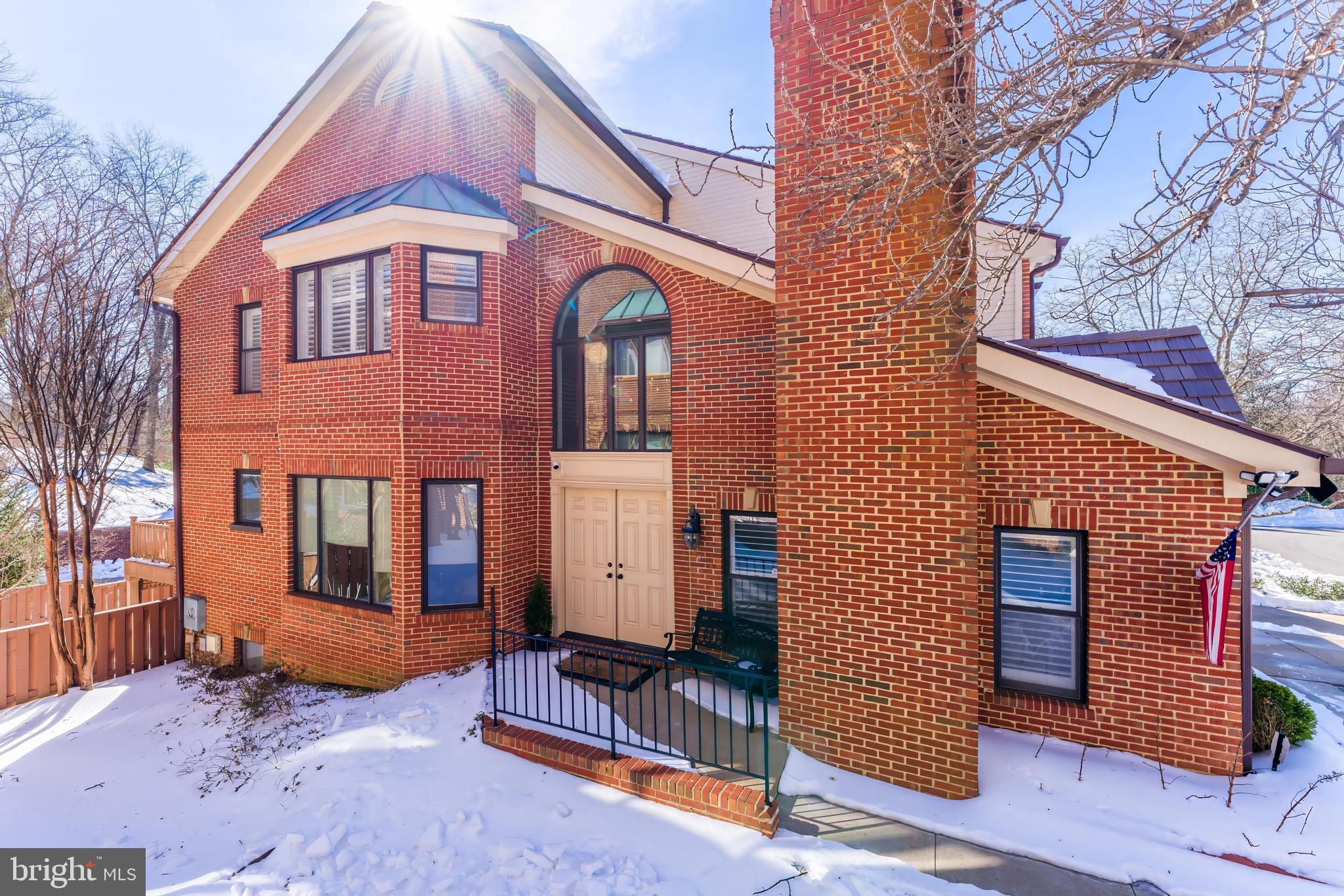 HAMPTONS OF MCLEAN - Residential