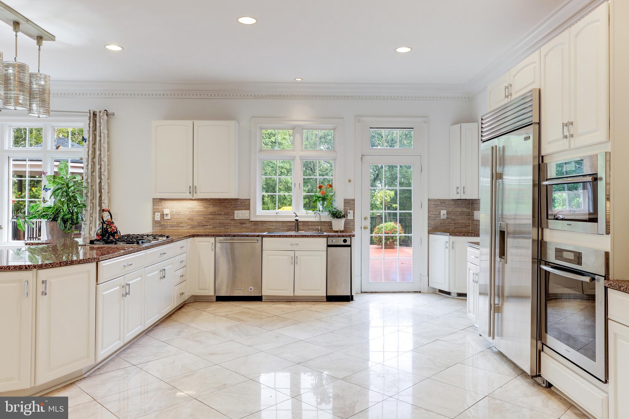 LANGLEY FOREST - Residential