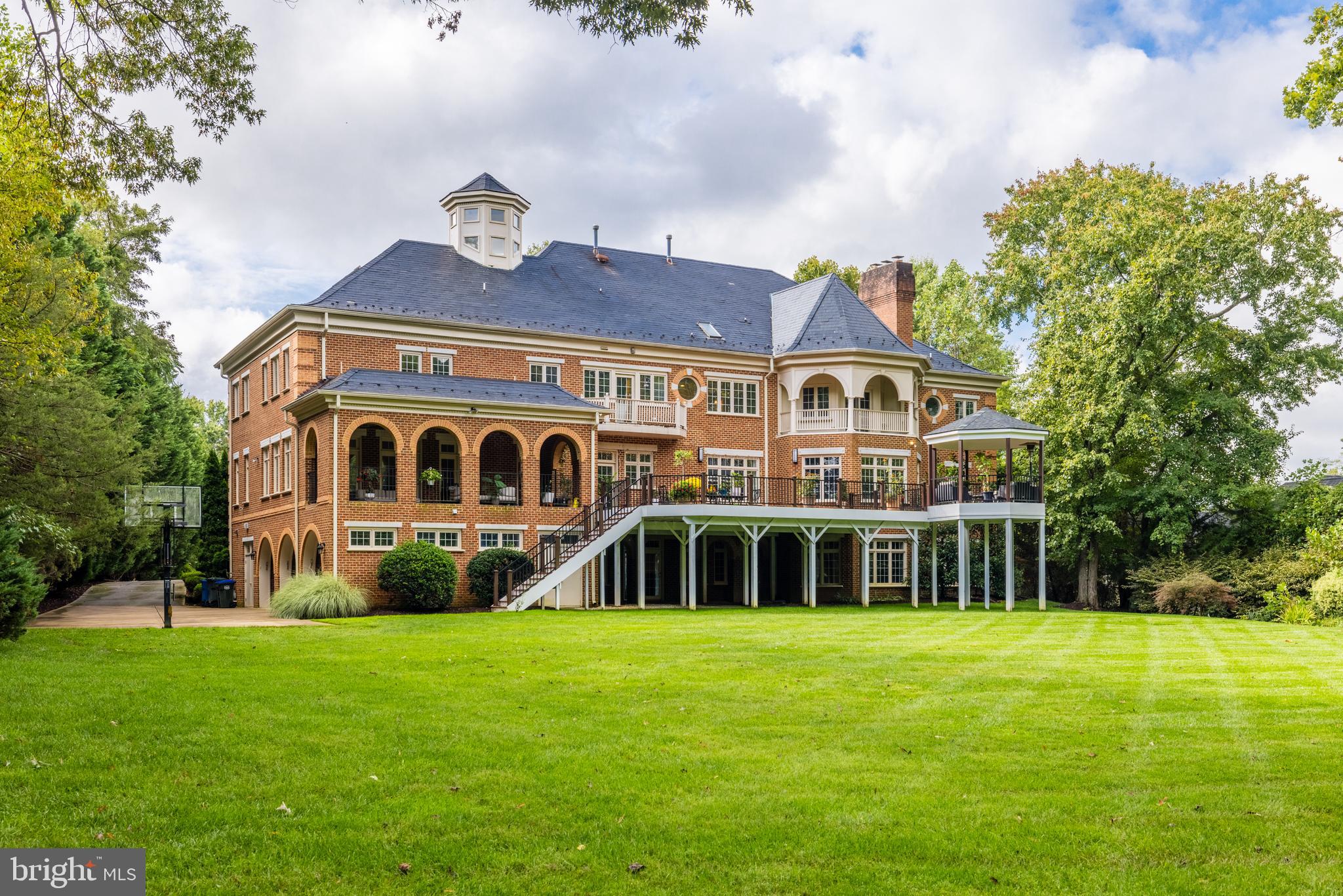 LANGLEY FOREST - Residential