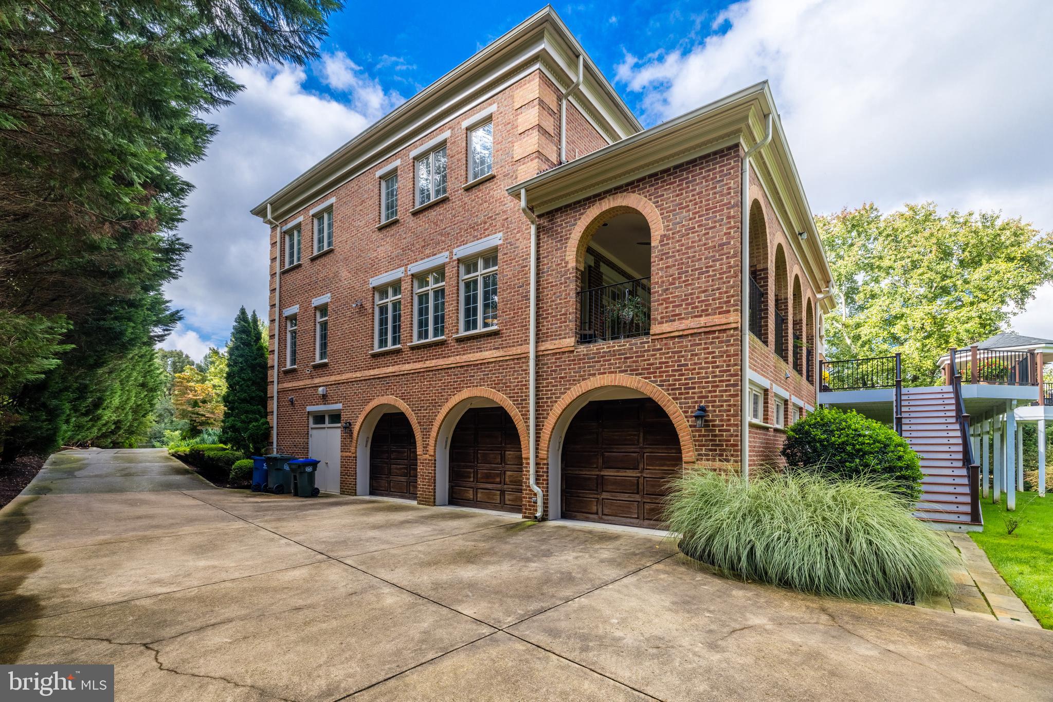 LANGLEY FOREST - Residential
