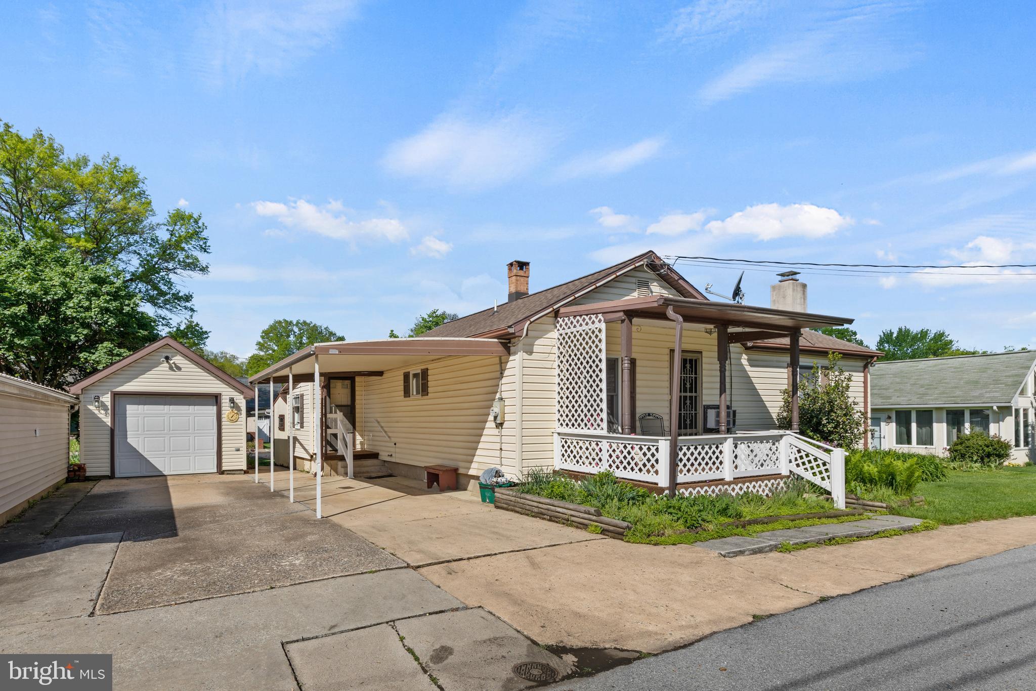39 N CLAY STREET
