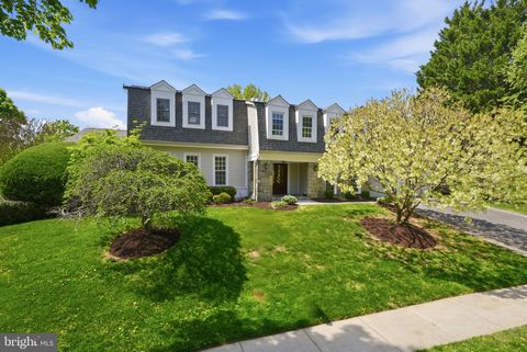 Photo of 1525 W Kersey Lane, POTOMAC, MD 20854 (MLS # MDMC2156268)